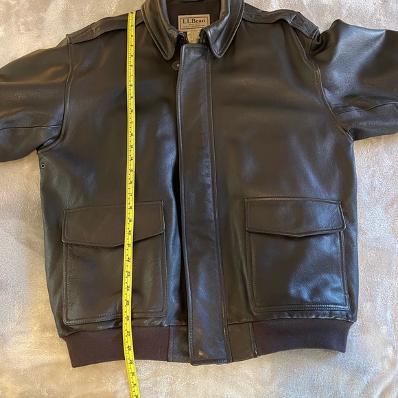 L.L. Bean Men's Rich Brown Leather Bomber Jacket - Picture 7 of 10